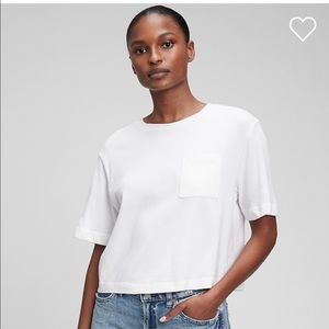 Gap ‘90s Reissue Cropped White T-Shirt, women’s size small EUC! 🤍